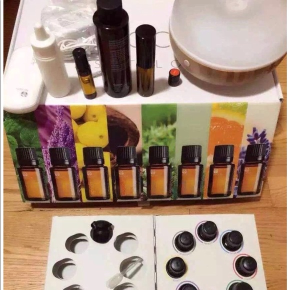 NuSkin /Epoch Essential Oils Kit - Picture 2 of 6